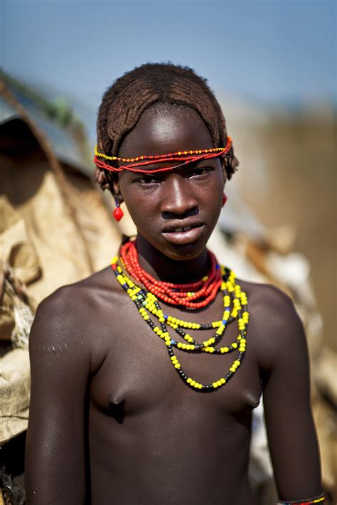 african nude tribal women